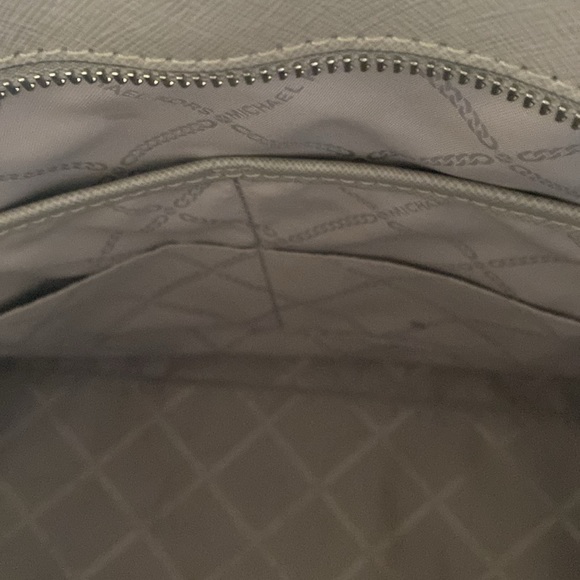 Michael Kors large leather tote.  Mint condition.  Pearl gray - Picture 6 of 12